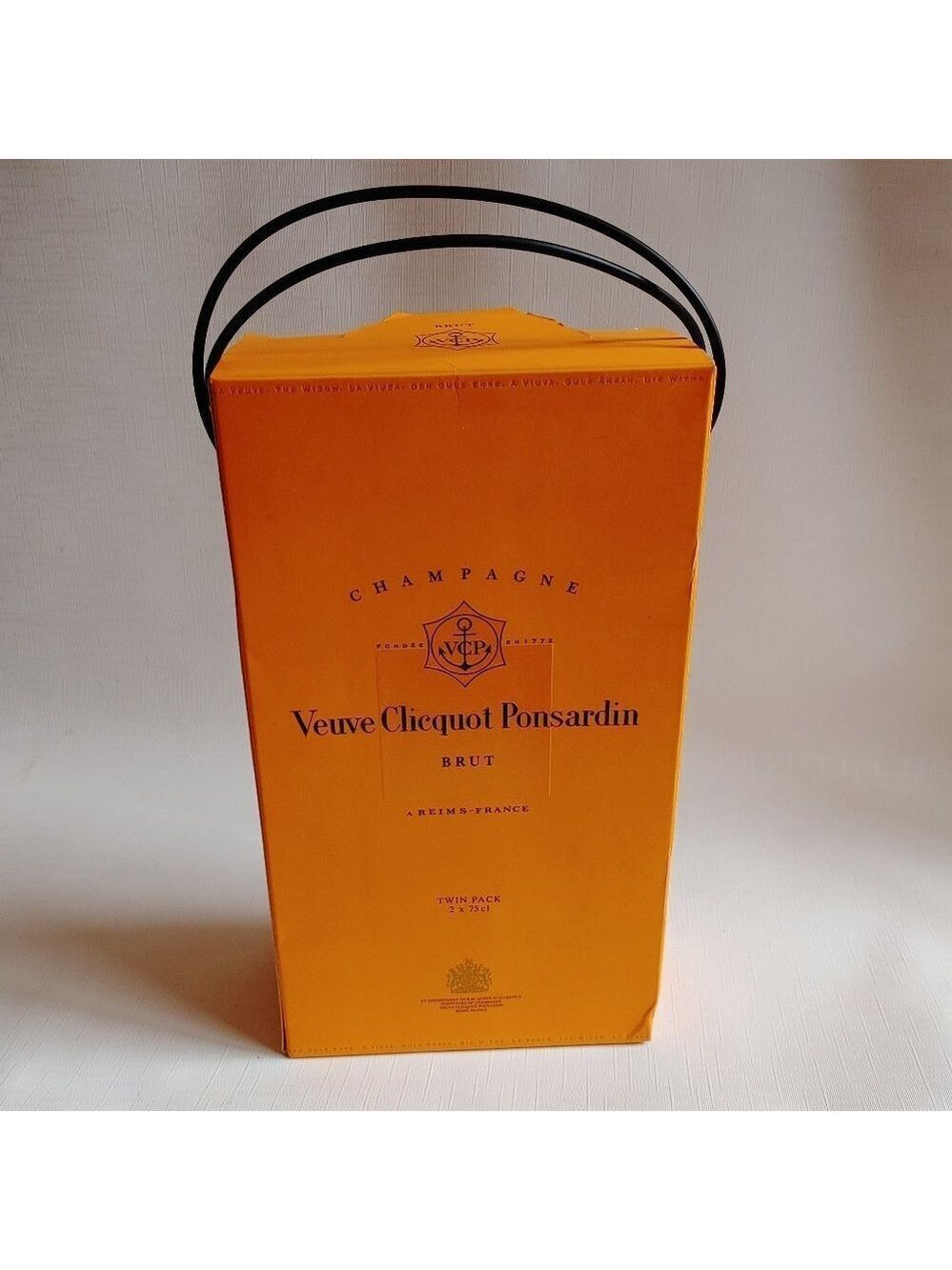 Veuve Clicquot Ponsardin Carrying Case  For 2 Bottles Cardboard